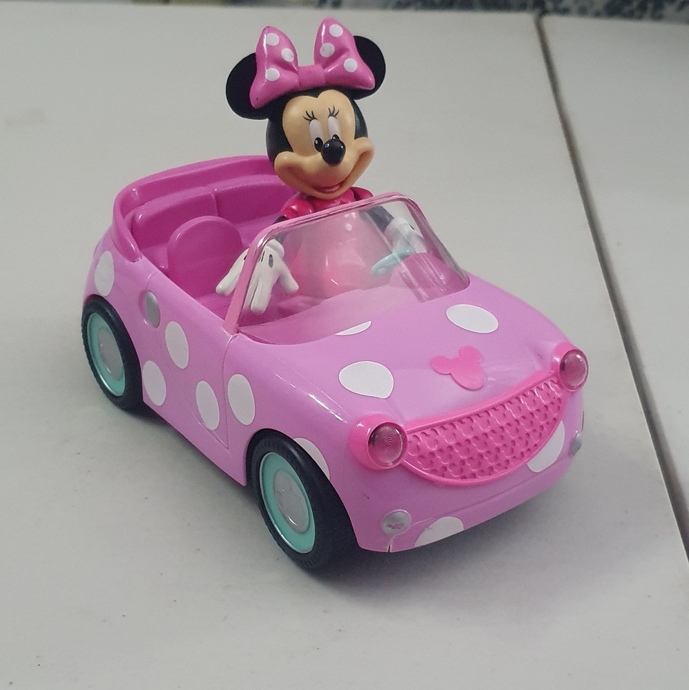 Minnie mouse car